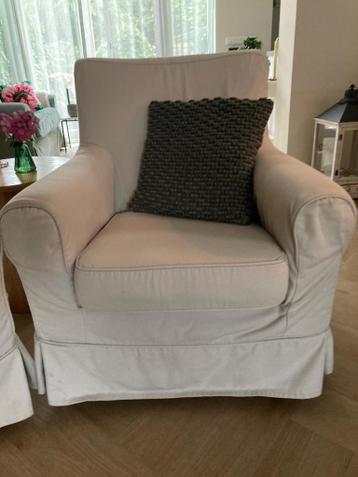 2 witte sfeervolle EKTORP JENNYLUND stoelen, IKEA - afbeelding 3 2 witte sfeervolle EKTORP JENNYLUND stoelen, IKEA - afbeelding 3