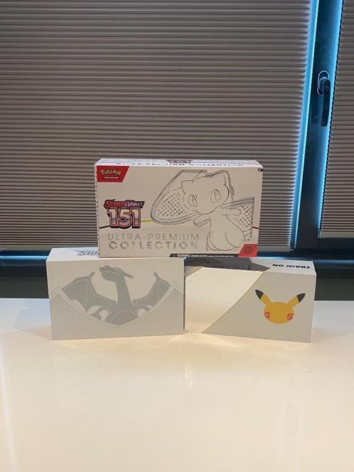Pokemon Ultra premium collection boxen, Mew, 25th, charizard, Hobby en Vrije tijd, Verzamelkaartspellen | Pokémon, Zo goed als nieuw