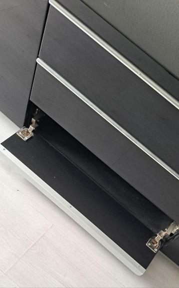 IKEA BESTÅ BURS tv-meubel in hoogglans zwart - afbeelding 2 IKEA BESTÅ BURS tv-meubel in hoogglans zwart - afbeelding 2