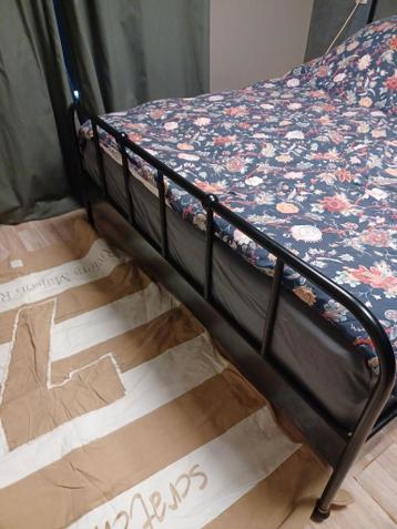 IKEA Bedframe inclusief lattenbodem - afbeelding 3 IKEA Bedframe inclusief lattenbodem - afbeelding 3