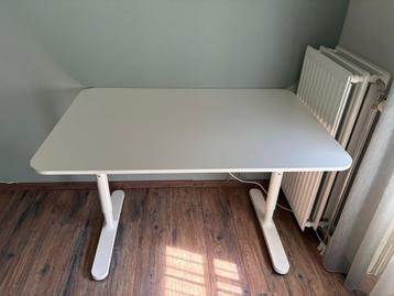 IKEA Bekant bureau 120x80 in hoogte verstelbaar - afbeelding 2 IKEA Bekant bureau 120x80 in hoogte verstelbaar - afbeelding 2