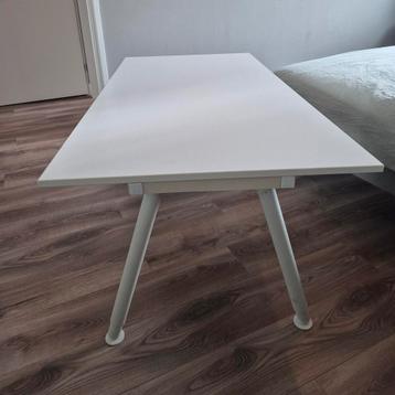 Wit IKEA GALANT bureau – niet meer verkrijgbaar in collectie - afbeelding 1 Wit IKEA GALANT bureau – niet meer verkrijgbaar in collectie - afbeelding 1