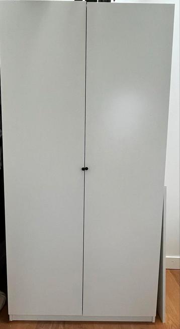 Gratis af te halen kledingkast