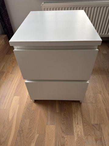 IKEA MALM nachtkastjes met ingebouwde oplader - afbeelding 2 IKEA MALM nachtkastjes met ingebouwde oplader - afbeelding 2