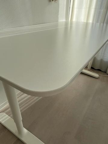 Bureau Ikea - In hoogte verstelbaar - afbeelding 3 Bureau Ikea - In hoogte verstelbaar - afbeelding 3