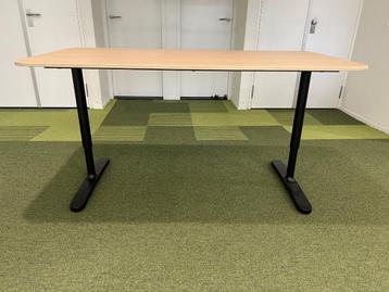 Ikea Bekant - Instelbaar bureau 160x80 cm, 50 euro /stuk - afbeelding 2 Ikea Bekant - Instelbaar bureau 160x80 cm, 50 euro /stuk - afbeelding 2