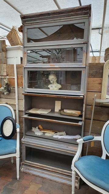 Stoere brocante sleetse kast boekenkast 