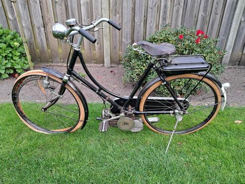 Fiets met hulpmotor, merk Mosquito., Fietsen en Brommers, Brommers | Oldtimers, Overige merken, Ophalen