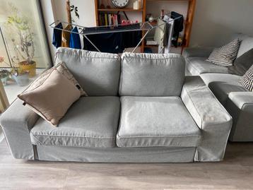 Twee grijze 2-zits banken (IKEA KIVIK) 190x95x83cm - afbeelding 1 Twee grijze 2-zits banken (IKEA KIVIK) 190x95x83cm - afbeelding 1