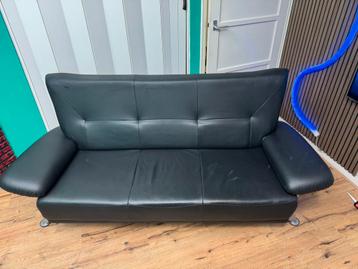 Zwarte lederen driepersoonsbank