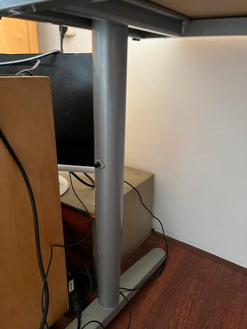 Ikea Bureau 80x160 - In hoogte verstelbaar - afbeelding 5 Ikea Bureau 80x160 - In hoogte verstelbaar - afbeelding 5