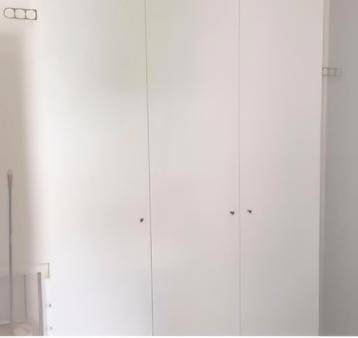 Ikea pax kast 3 deuren wit - afbeelding 1 Ikea pax kast 3 deuren wit - afbeelding 1