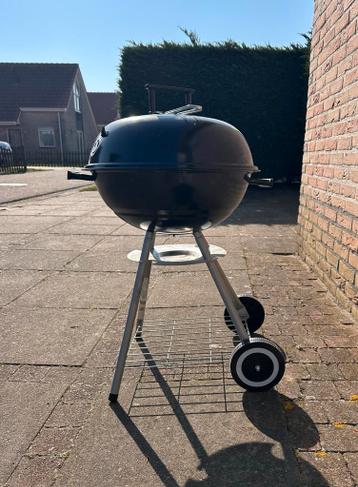 Gratis af te halen: Gebruikte barbecue op wielen