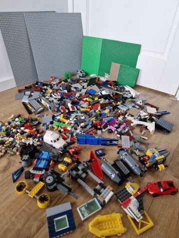Grote set ongesorteerde Lego inclusief bouwplaten