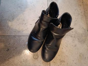 Zwarte enkellaarsjes maat 38 - gebruikt