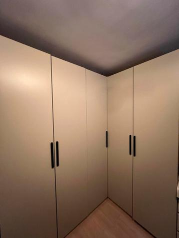 IKEA Pax Kasten - Taupe deuren, groene hendels - afbeelding 1 IKEA Pax Kasten - Taupe deuren, groene hendels - afbeelding 1