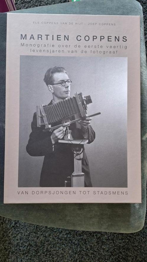 Martien Coppens - Fotoboek dorpsjongen/stadsmens - zeldzaam!, Boeken, Kunst en Cultuur | Fotografie en Design, Zo goed als nieuw