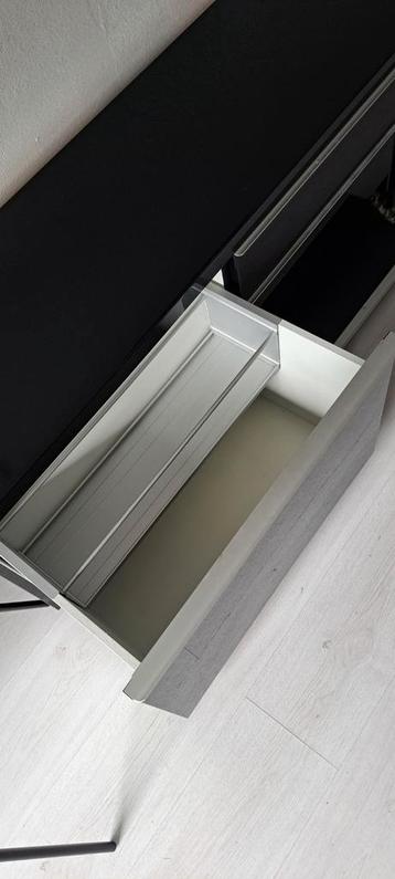 IKEA BESTÅ BURS tv-meubel in hoogglans zwart - afbeelding 6 IKEA BESTÅ BURS tv-meubel in hoogglans zwart - afbeelding 6