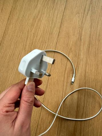 Iphone charger Apple - UK plug