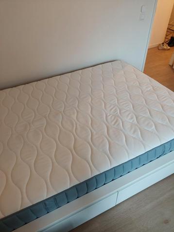 Wit IKEA bed (140cm) inclusief opberglades en matras - afbeelding 5 Wit IKEA bed (140cm) inclusief opberglades en matras - afbeelding 5
