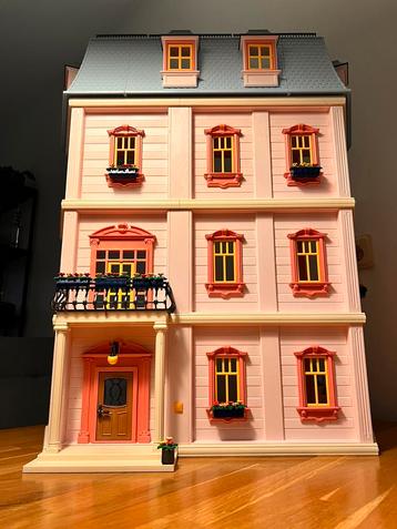 Playmobil herenhuis - poppenhuis met extra etage/trappenhuis