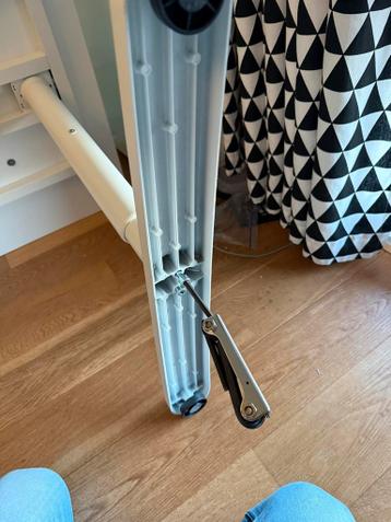 Ikea BEKANT bureau, wit, 160x80 cm en in hoogte verstelbaar - afbeelding 3 Ikea BEKANT bureau, wit, 160x80 cm en in hoogte verstelbaar - afbeelding 3