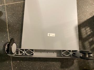 Effectiv Onderplaat met wieltjes voor Effectiv kast - afbeelding 3 Effectiv Onderplaat met wieltjes voor Effectiv kast - afbeelding 3