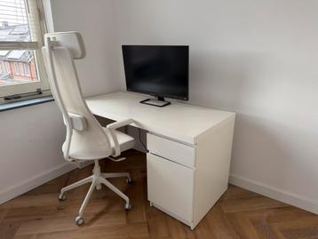 Ikea Malm bureau wit met Ikea Markus bureaustoel - afbeelding 1 Ikea Malm bureau wit met Ikea Markus bureaustoel - afbeelding 1