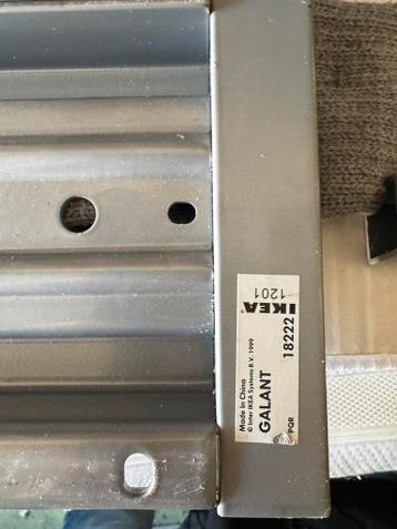 Ikea hoek bureau (Galant) - afbeelding 7 Ikea hoek bureau (Galant) - afbeelding 7