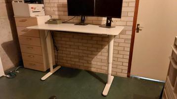 Ikea Bekant Zit-Sta Bureau Elektrisch Verstelbaar 160x80cm - afbeelding 1 Ikea Bekant Zit-Sta Bureau Elektrisch Verstelbaar 160x80cm - afbeelding 1