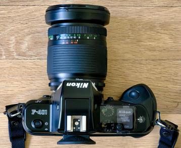 Nikon F401 analoge camera met zoomlens