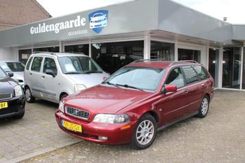 Volvo V40 1.8 2002 Rood