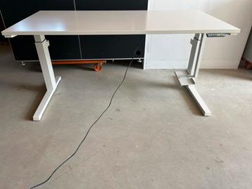 Steelcase elektrisch verstelbaar zit sta bureau - afbeelding 1 Steelcase elektrisch verstelbaar zit sta bureau - afbeelding 1