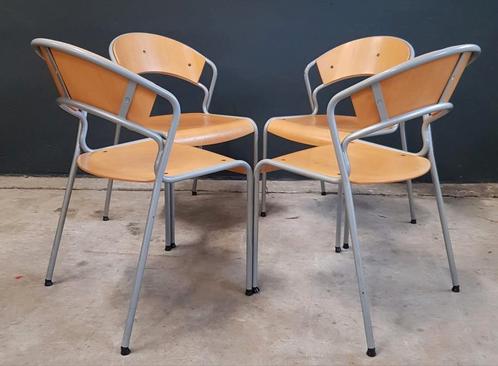 26 x Vintage houten schoolstoelen kantine cafe stoelen, Huis en Inrichting, Stoelen, Zo goed als nieuw, Vijf, Zes of meer stoelen