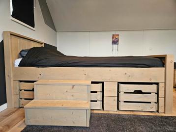 Stoer steigerhout bed en kast