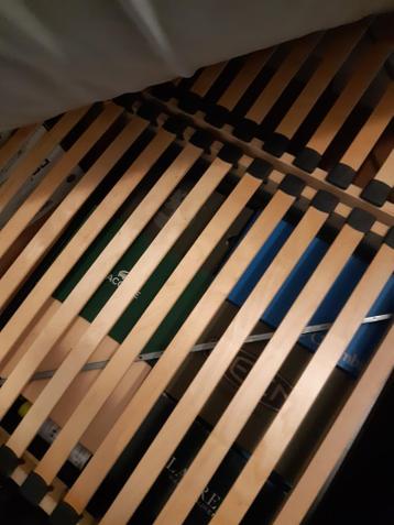 Stijlvol IKEA Bedframe met Hoofdbord, Matras, Lattenbodem... - afbeelding 17 Stijlvol IKEA Bedframe met Hoofdbord, Matras, Lattenbodem... - afbeelding 17