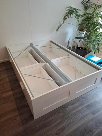 GRATIS Ikea Brimnes bedframe 140x200cm met opberglades - afbeelding 1 GRATIS Ikea Brimnes bedframe 140x200cm met opberglades - afbeelding 1