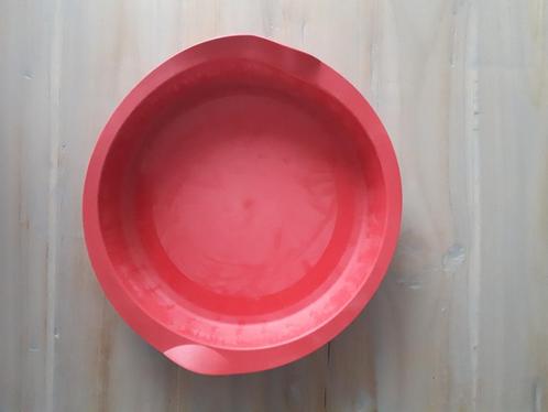 Siliconen Tupperware ovenschaal, Huis en Inrichting, Keuken | Tupperware, Gebruikt, Schaal, Rood, Ophalen of Verzenden