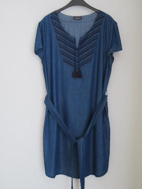 Leuke jurk van Yessica met korte mouw, Kleding | Dames, Jurken, Zo goed als nieuw, Maat 42/44 (L), Blauw, Boven de knie, Ophalen of Verzenden