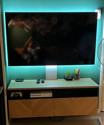 2x Ikea Besta TV meubel met TV muurbeugel - afbeelding 1 2x Ikea Besta TV meubel met TV muurbeugel - afbeelding 1
