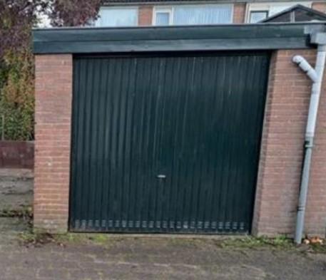 Te huur garagebox in Apeldoorn, Diensten en Vakmensen, Tuinmannen en Stratenmakers