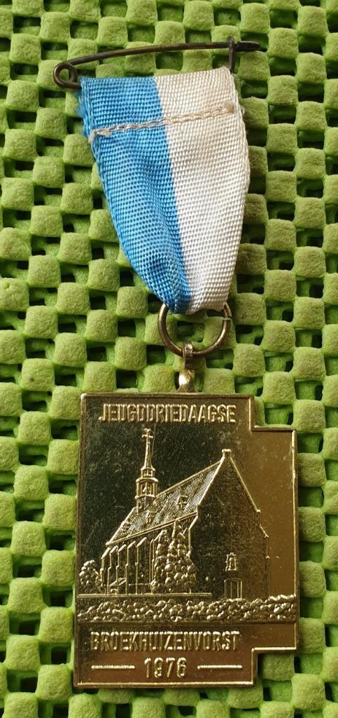Medaille :  Jeugddriedaagse Broekhuizenworst 1976, Postzegels en Munten, Penningen en Medailles, Overige materialen, Nederland