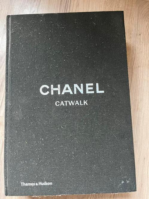 Chanel catwalk, Boeken, Partijen en Verzamelingen, Zo goed als nieuw, Ophalen of Verzenden