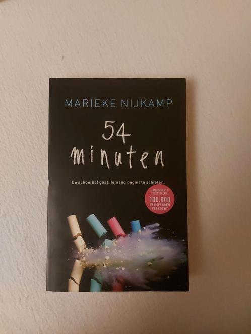 Marieke Nijkamp - 54 minuten, Boeken, Kinderboeken | Jeugd | 13 jaar en ouder, Zo goed als nieuw, Ophalen of Verzenden