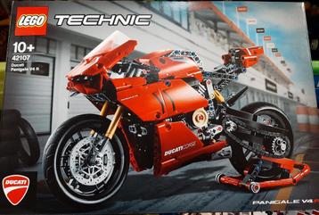 Lego technic Ducati Panigale V4 R nr 42107 nieuw en geseald