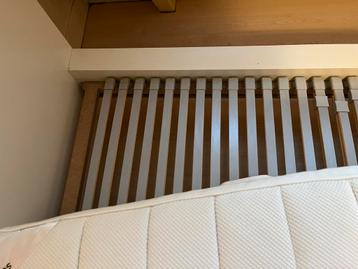 Ikea Malm 1-persoonsbed 90x220 + lattenbodem extra lang - afbeelding 2 Ikea Malm 1-persoonsbed 90x220 + lattenbodem extra lang - afbeelding 2