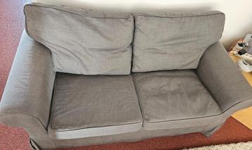 Ikea 2-zitsbank EKTORP donkergrijs lxbxh 88x179x88 cm - afbeelding 1 Ikea 2-zitsbank EKTORP donkergrijs lxbxh 88x179x88 cm - afbeelding 1