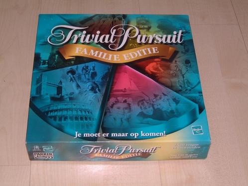 Trivial Pursuit Familie Editie, Hobby en Vrije tijd, Gezelschapsspellen | Bordspellen, Zo goed als nieuw, Vijf spelers of meer