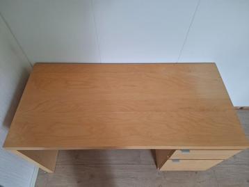 Bureau IKEA MALM - afbeelding 2 Bureau IKEA MALM - afbeelding 2