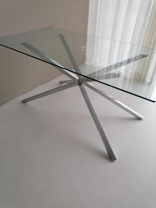 Beliani CORA - Eettafel-Zilver-Veiligheidsglas, Huis en Inrichting, Tafels | Eettafels, Nieuw, 50 tot 100 cm, 150 tot 200 cm, Vijf personen of meer